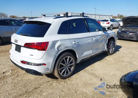 2024 Audi Q5 Prestige 55 Tfsi E S Line Quattro S Tronic z USA, uszkodzony, nr VIN WA1F2AFY6R2054731